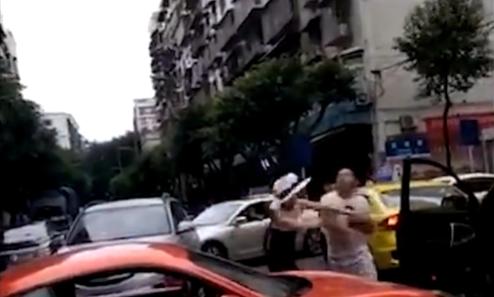 鼎格暖通：重慶保時捷女車主被奇瑞車主回打，雙方已迅速和解？